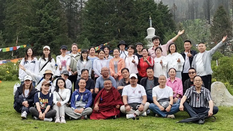 奇正集團(tuán)達(dá)爾宗圣湖祈?；顒?dòng)